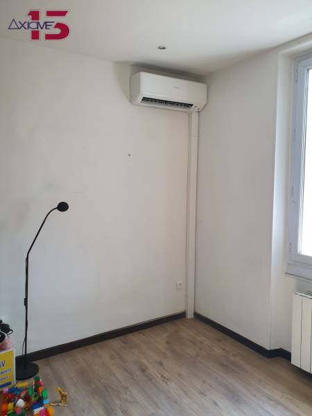 Climatisation murale pour une chambre à Carnoux