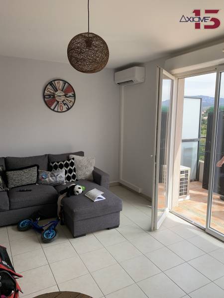 Climatisation murale réversible de marque Mitsubishi à Peypin