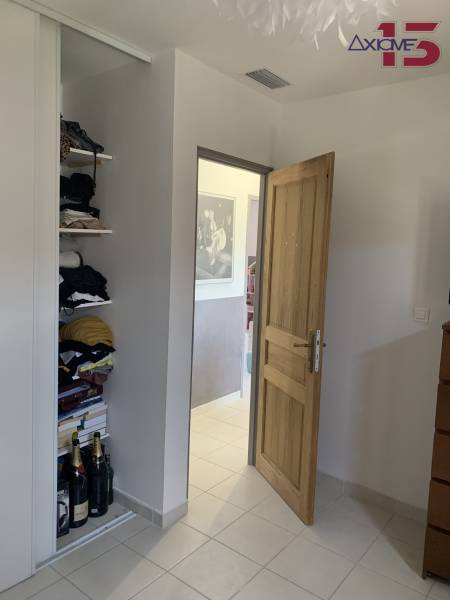 Climatisation gainable Mitsubishi dans une chambre