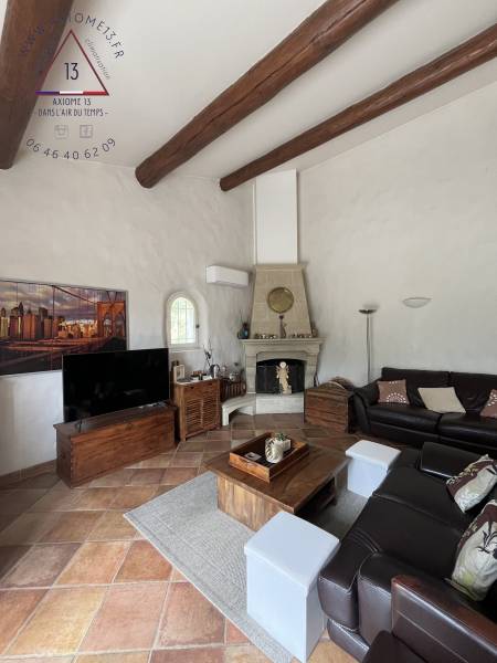 Unité intérieure murale Mitsubishi dans un grand séjour à Auriol