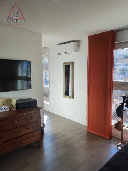 Climatisation murale Mitsubishi Performance dans une chambre