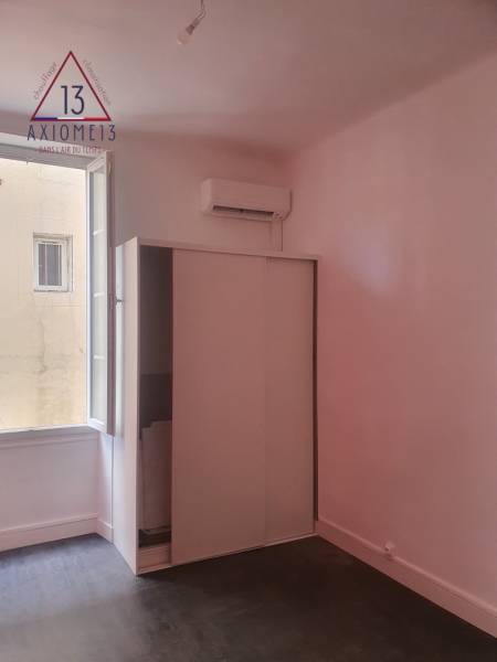 Unité intérieure murale Mitsubishi dans un bureau