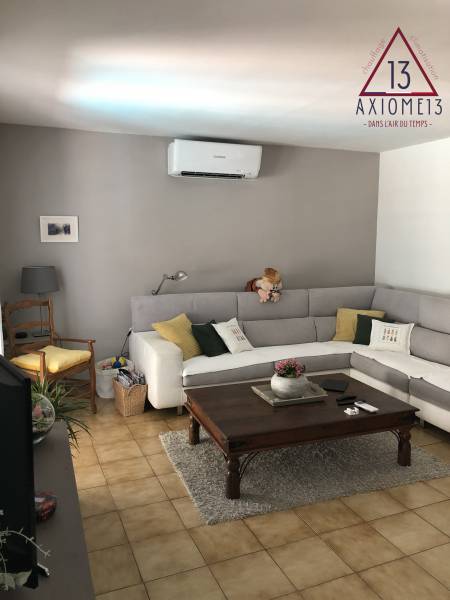 Unité intérieure murale Mitsubishi dans un salon de 60m2 à Allauch