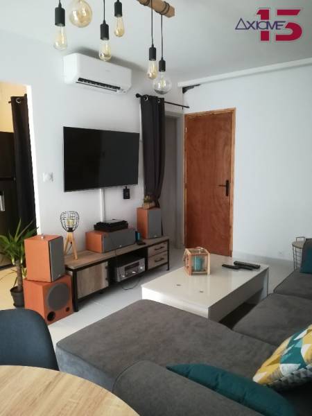 Clim murale dans une maison de village à Cuges