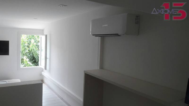 Split mural Mitsubishi