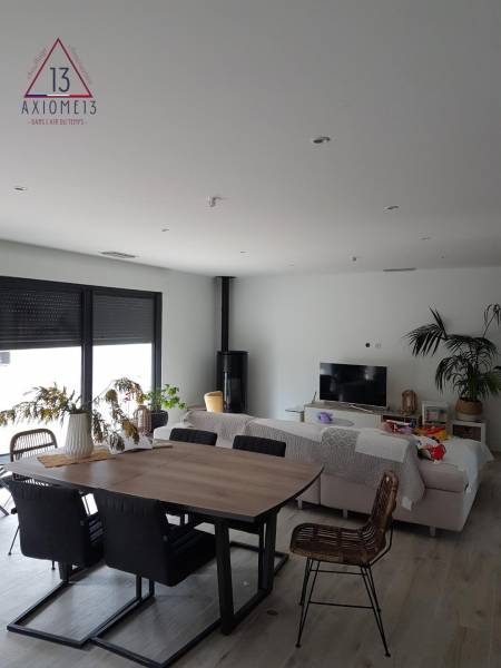 Grilles de soufflage dans le plafond du séjour